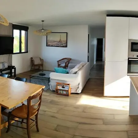 Maison De Charme A Avec Jardin Clos 度假居 *